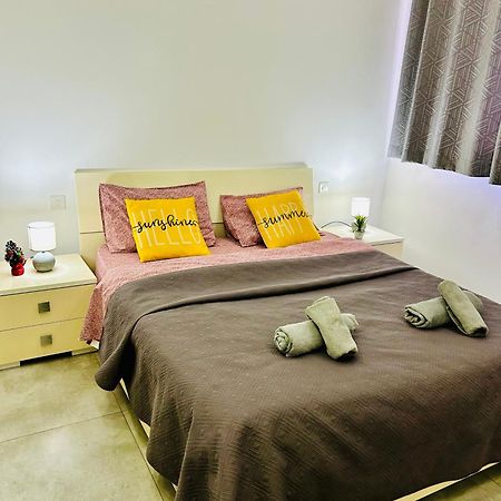 Cosy Seaside Apt, 200M From The Seafront 그지라 외부 사진