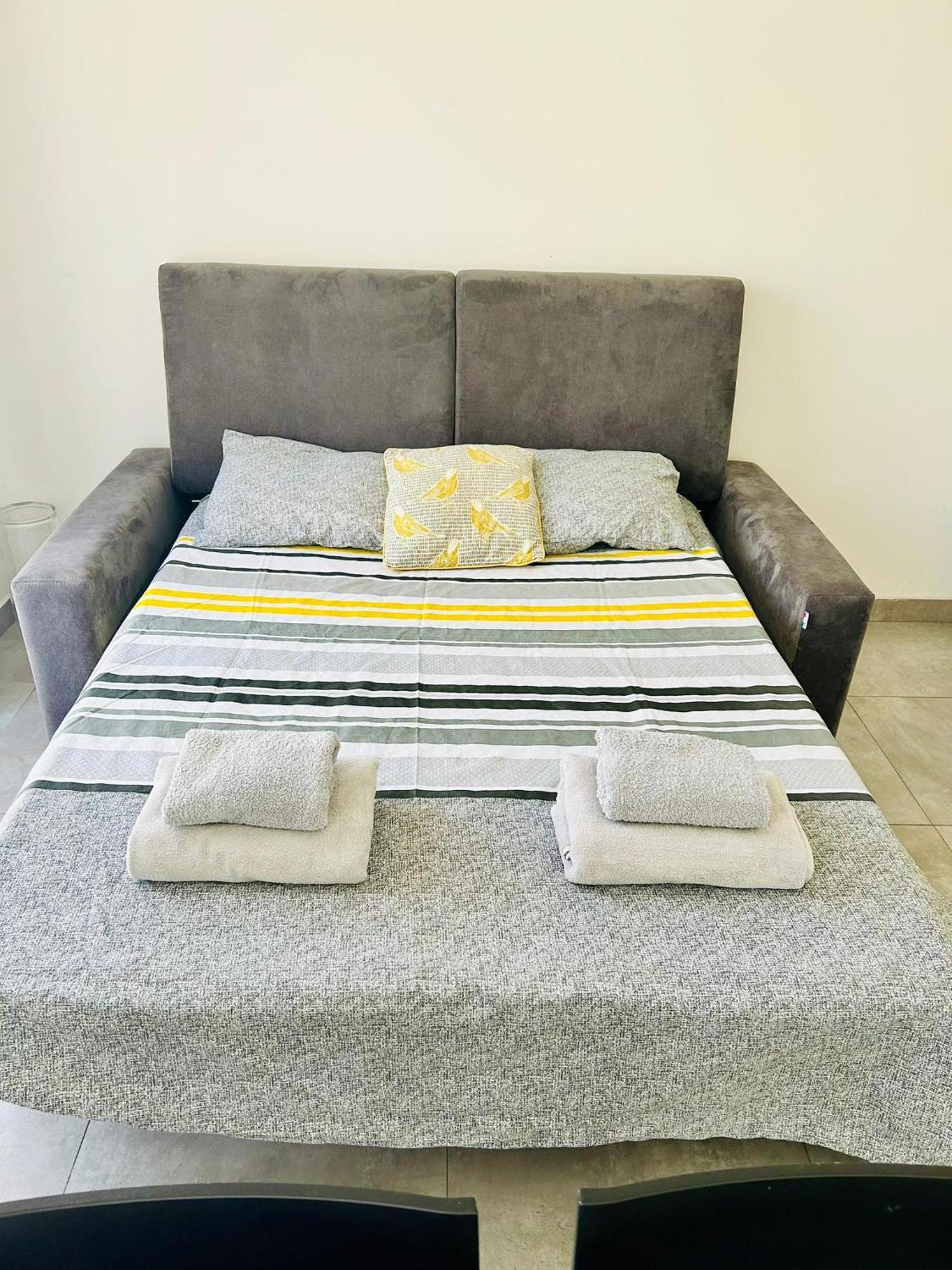 Cosy Seaside Apt, 200M From The Seafront 그지라 외부 사진