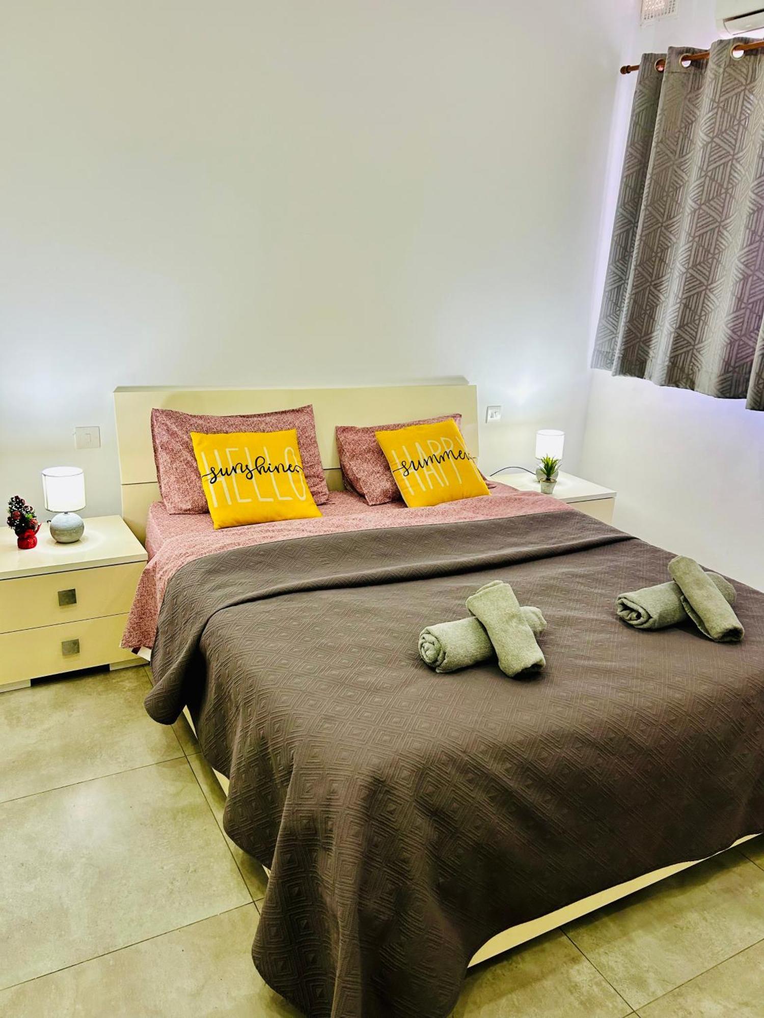 Cosy Seaside Apt, 200M From The Seafront 그지라 외부 사진